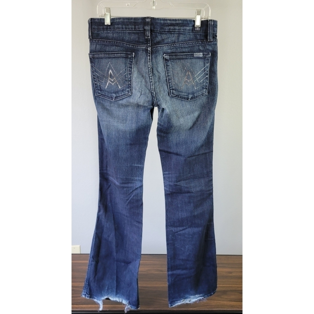 7 FOR ALL MANKIND // A pocket distressed mid-rise boot-cut stretch denim jeans - Picture 4 of 12